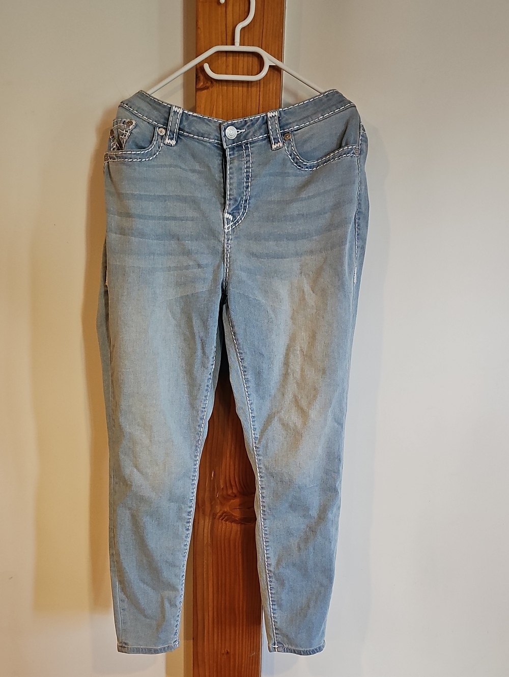 True Religion Light Wash Women’s Jeans - Classic Slim Fit